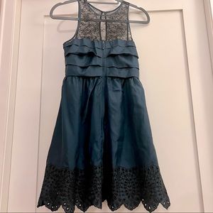 Glam Vintage Soul 100% Silk Dress with Lace and stretch on the back. Size Small.